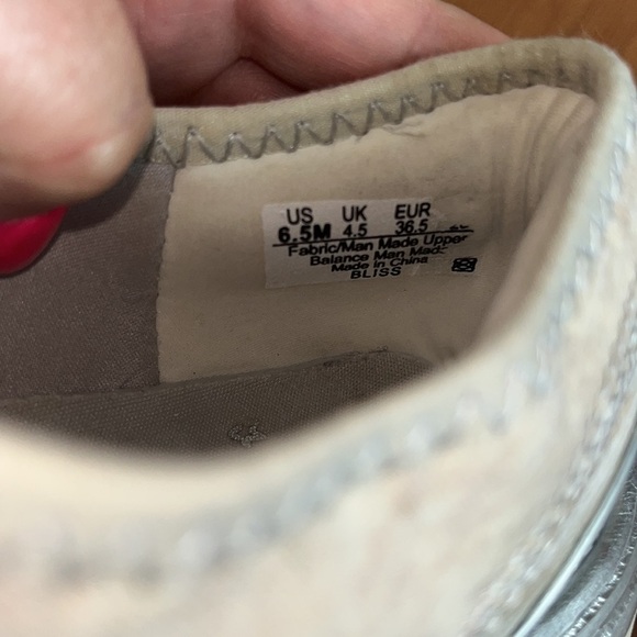 BZees women’s Bliss Slip-On shoes Size 6.5 - Picture 8 of 9